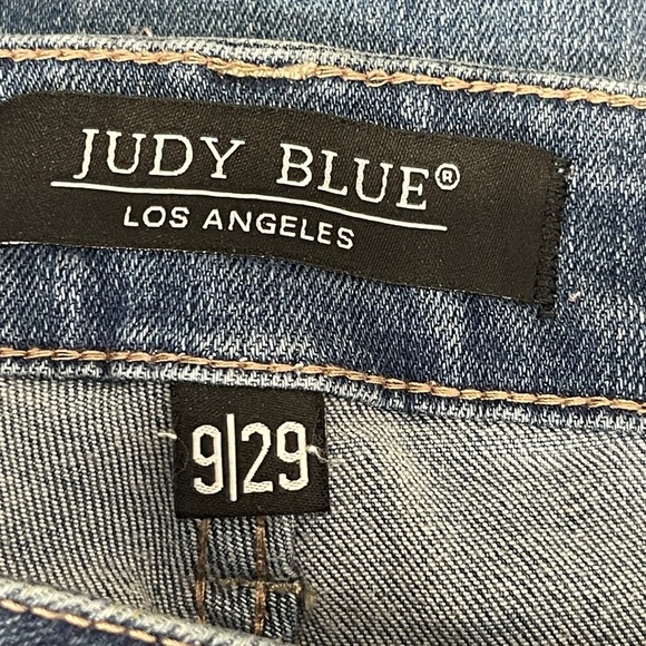 Judy Blue Boyfriend Fit Mid Rise Dark Wash Rolled Jeans Size 9/29 - Picture 2 of 5